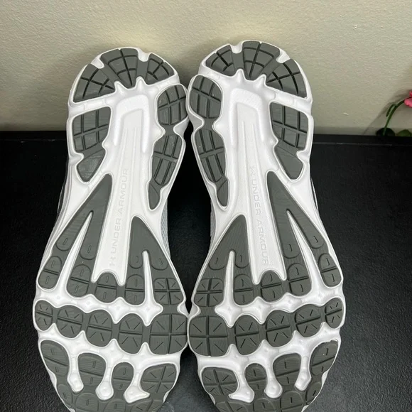🌹 Under Armour Mens Charged Gemini 3023276-100 White Running Shoes Sneakers 9 - Picture 10 of 14
